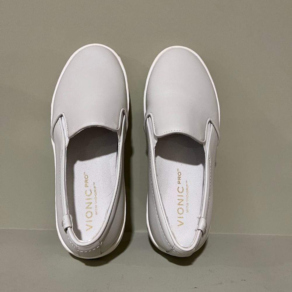 Vionic White Leather Slip On